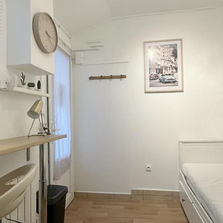 #1 Petit Studio Pres Du Metro L9 Баньоле Экстерьер фото